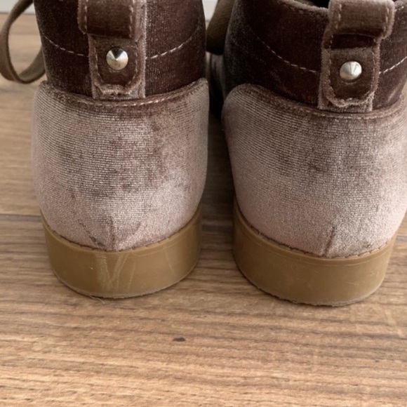 indigo rd. Shiny & Soft Velvety Tie Ankle Booties - Picture 3 of 8